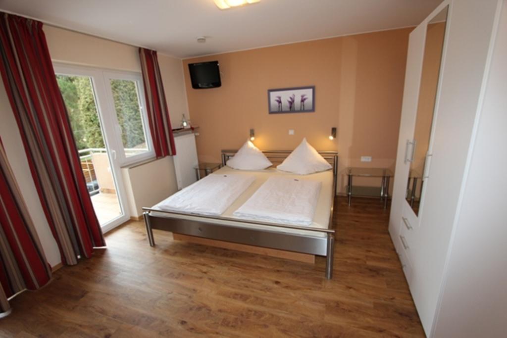 Hotel Landgasthof Zur Alten Scheune Zweibrücken Kamer foto