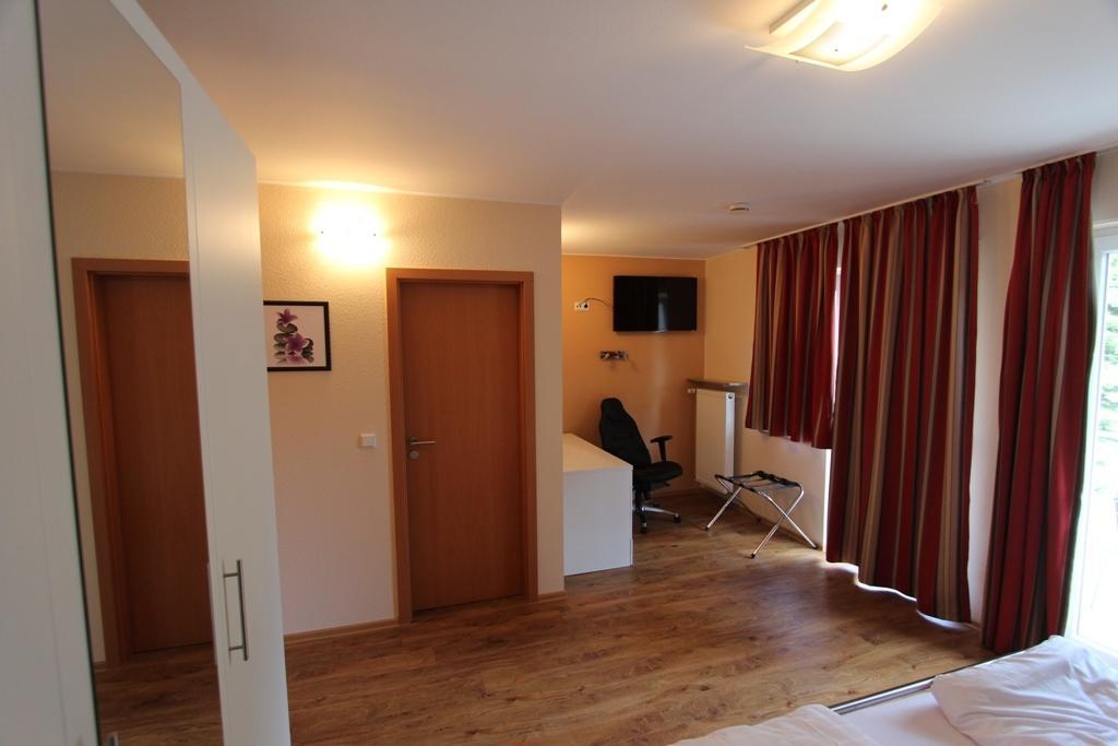 Hotel Landgasthof Zur Alten Scheune Zweibrücken Kamer foto