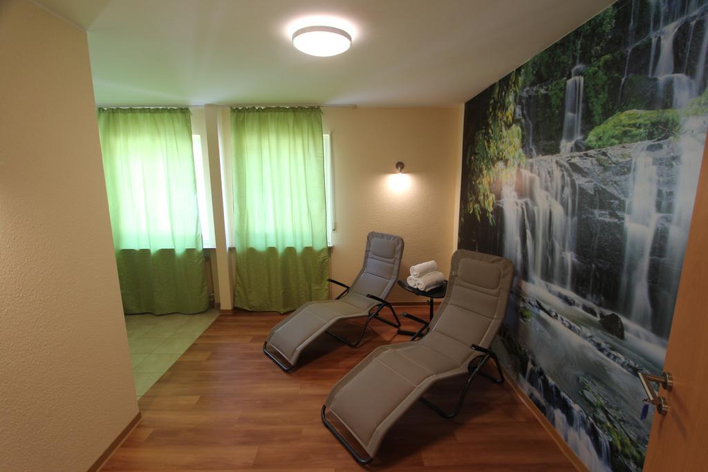 Hotel Landgasthof Zur Alten Scheune Zweibrücken Buitenkant foto