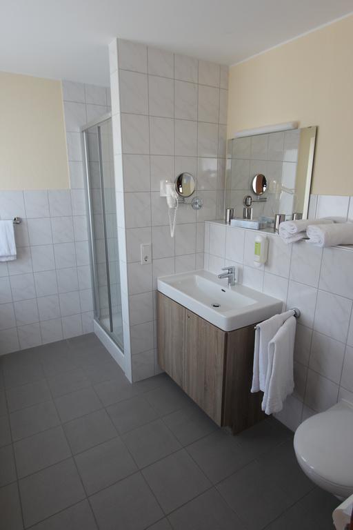 Hotel Landgasthof Zur Alten Scheune Zweibrücken Buitenkant foto